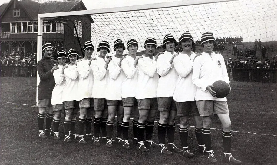 Trailblazers and Icons: Celebrating Pioneering Women in Football History